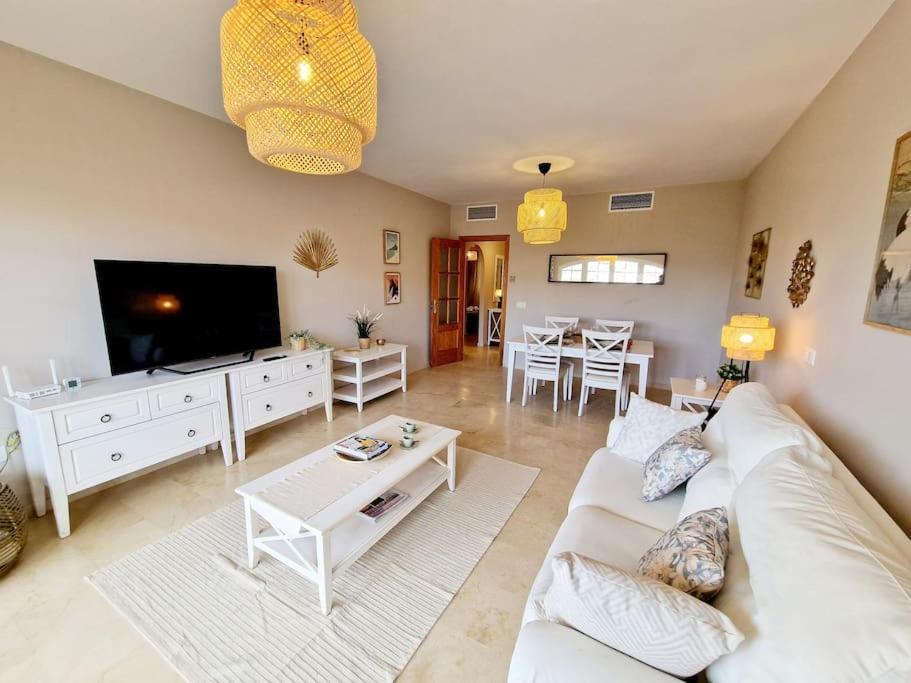 Апартаменты Royal Golf View: 2Br, Pools & Ac Ситио-де-Калаонда Экстерьер фото
