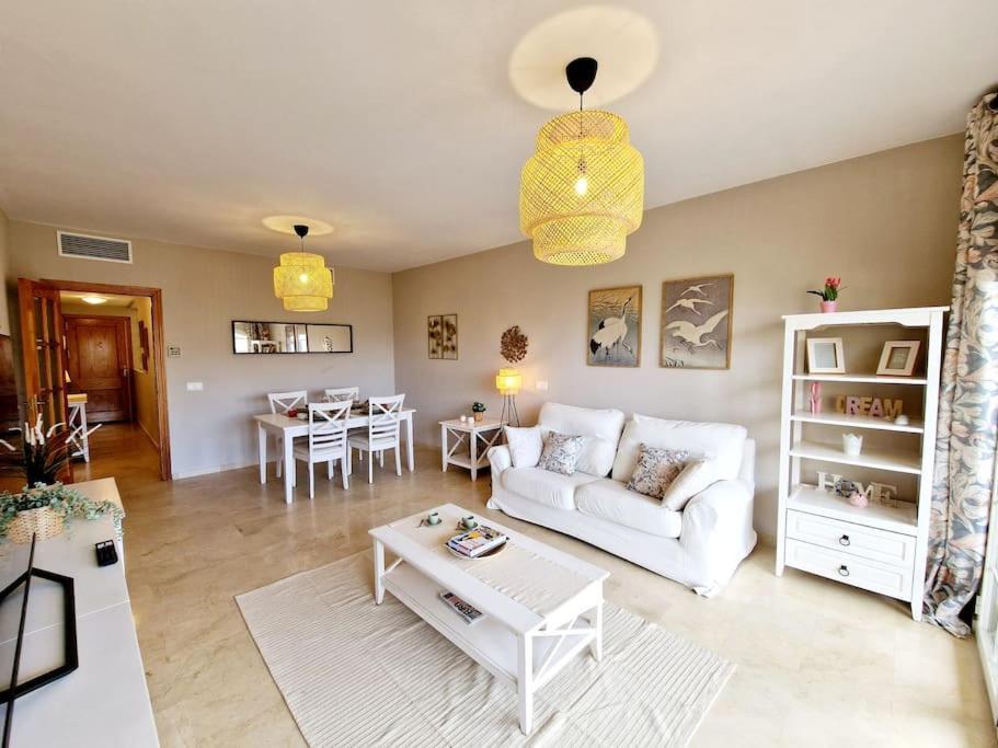 Апартаменты Royal Golf View: 2Br, Pools & Ac Ситио-де-Калаонда Экстерьер фото