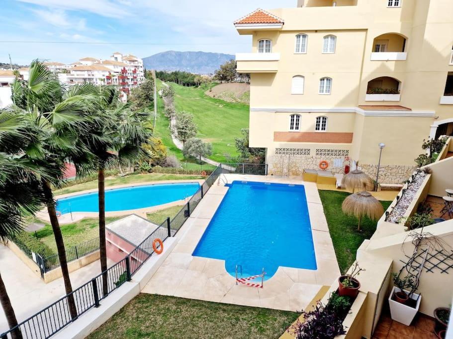 Апартаменты Royal Golf View: 2Br, Pools & Ac Ситио-де-Калаонда Экстерьер фото